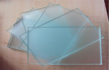 Los paneles de cristal decorativos modelados pulidos con chorro de arena para el recinto de la ducha
